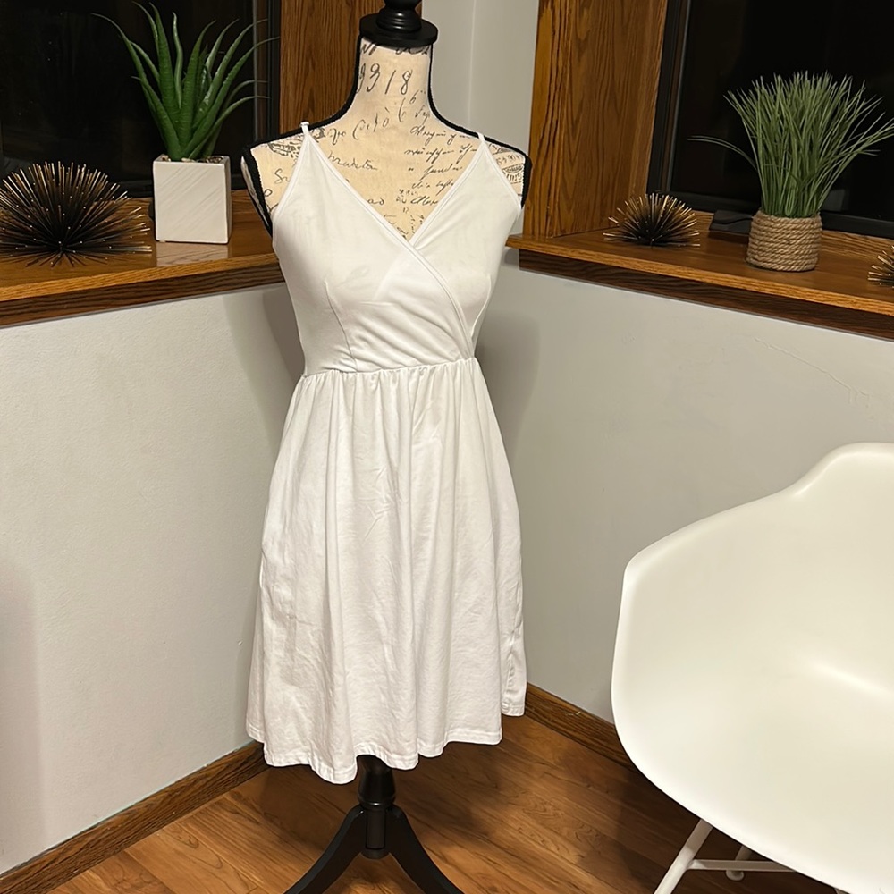 White V-Neck Cross Back Cotton Sundress Small